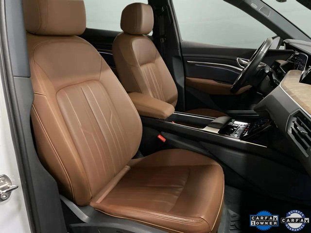 Used 2022 Audi e-tron Premium Plus w/ Premium Plus Package image 87
