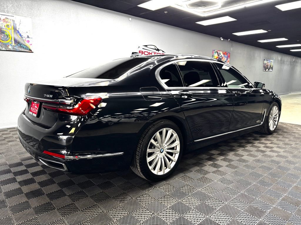 Used 2022 BMW 740i RWD image 15