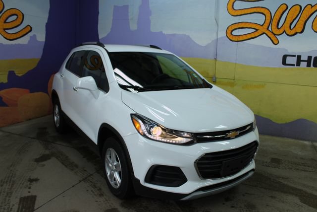 Used 2018 Chevrolet Trax LT w/ LT Convenience Package AWD/4WD image 2