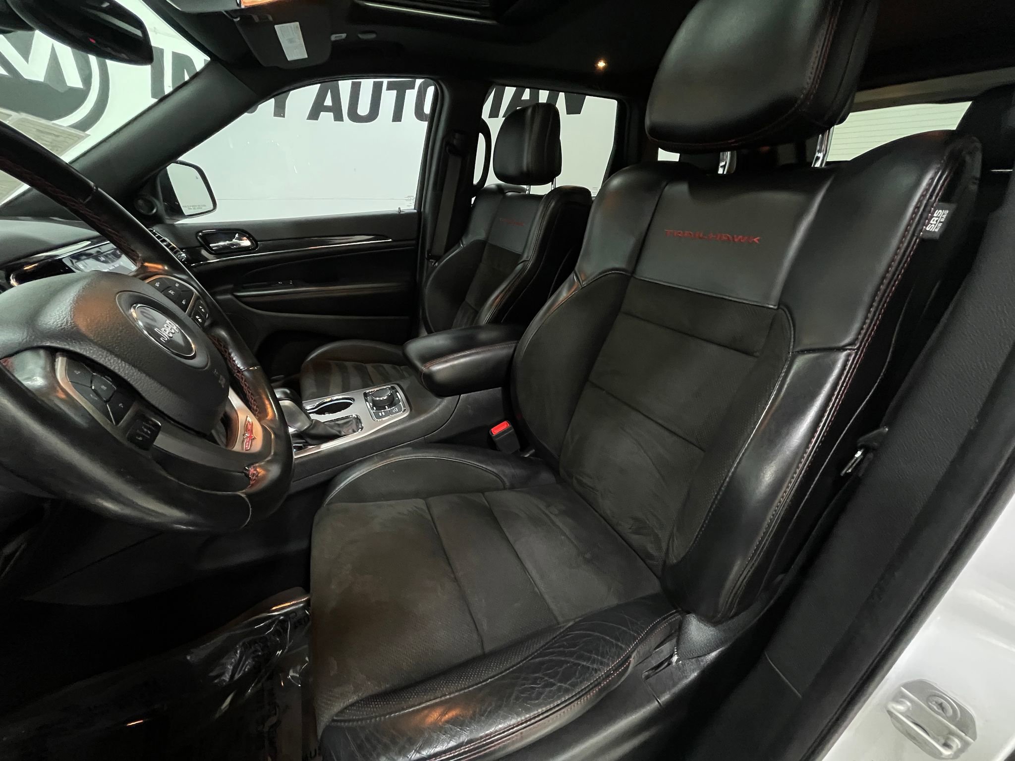 Used 2019 Jeep Grand Cherokee Trailhawk image 14