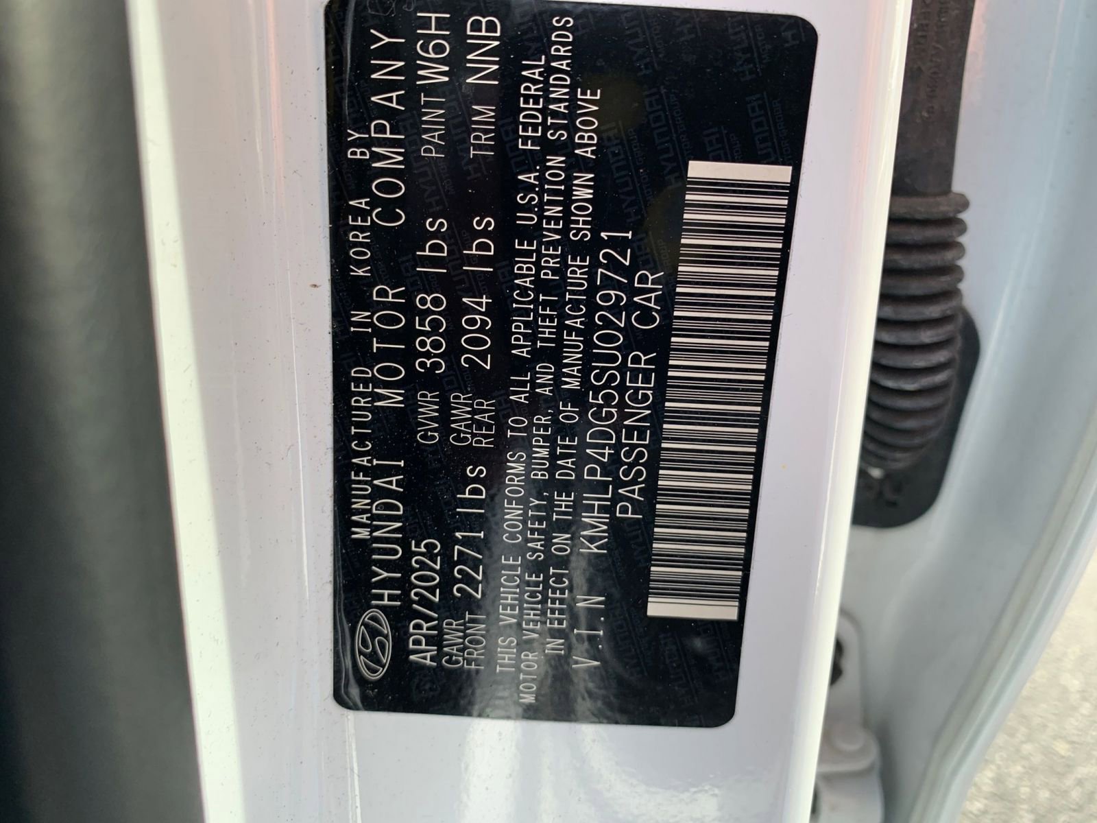 Used 2025 Hyundai Elantra Limited image 31