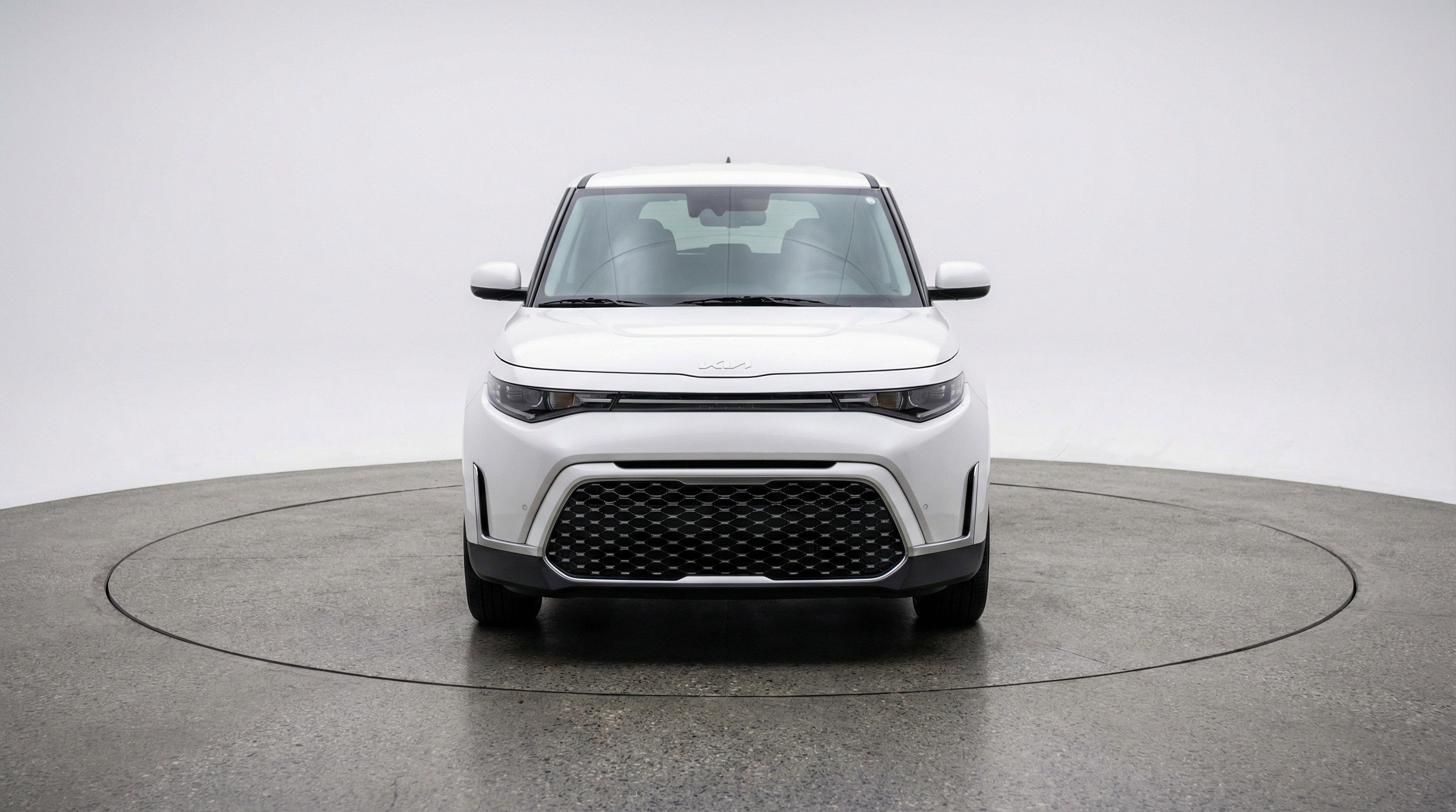 Used 2025 Kia Soul LX w/ LX Technology Package image 2