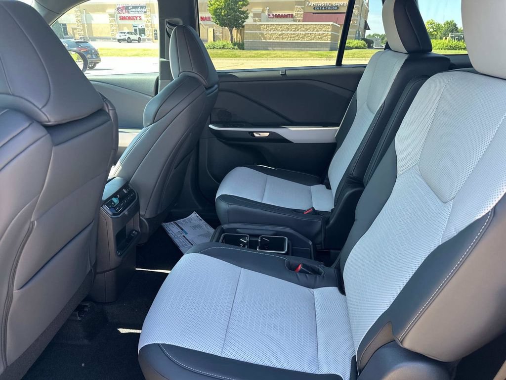 New 2025 Lexus TX 500h AWD image 12