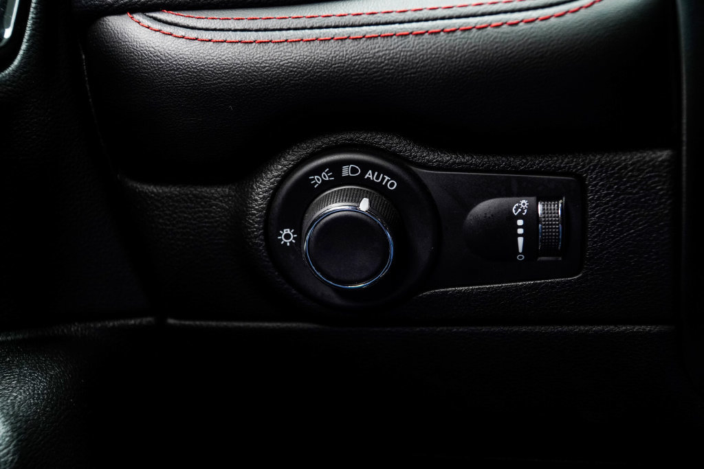 Used 2025 Dodge Durango R/T AWD/4WD image 35