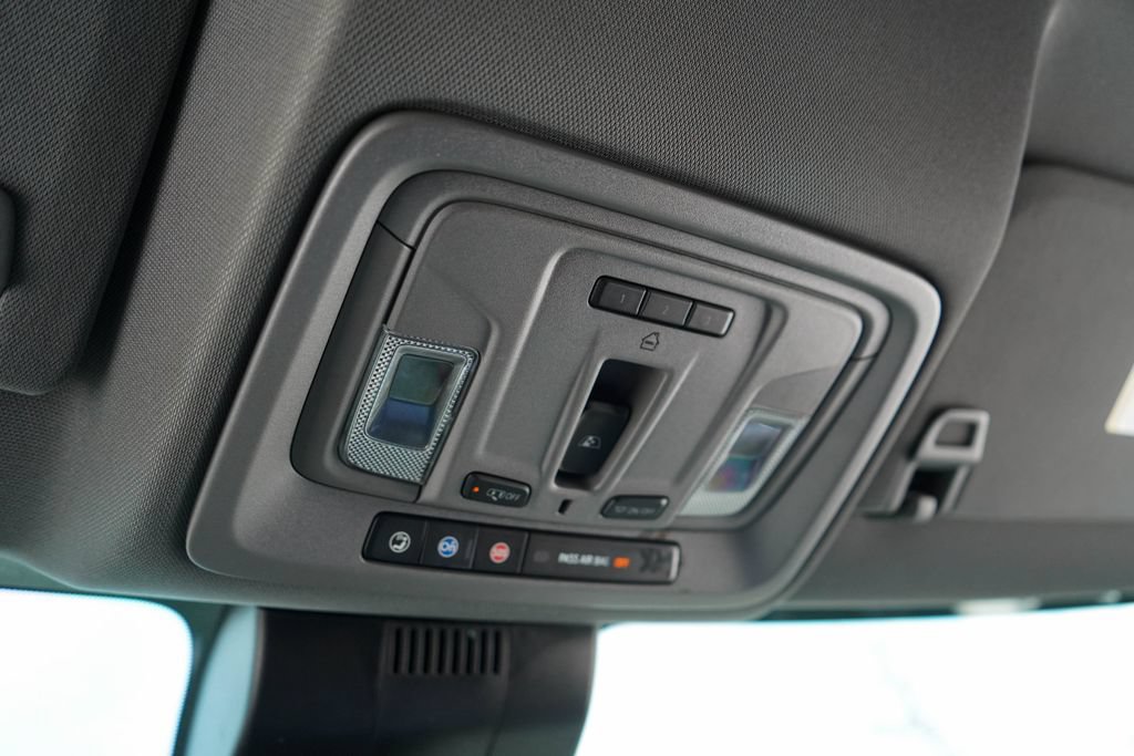 Used 2022 Chevrolet Silverado 1500 LT Trail Boss w/ LT Trail Boss Premium Package AWD/4WD image 11