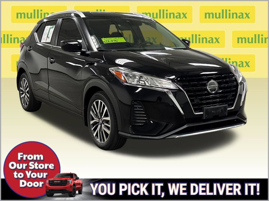 Used 2023 Nissan Kicks SV FWD image 2