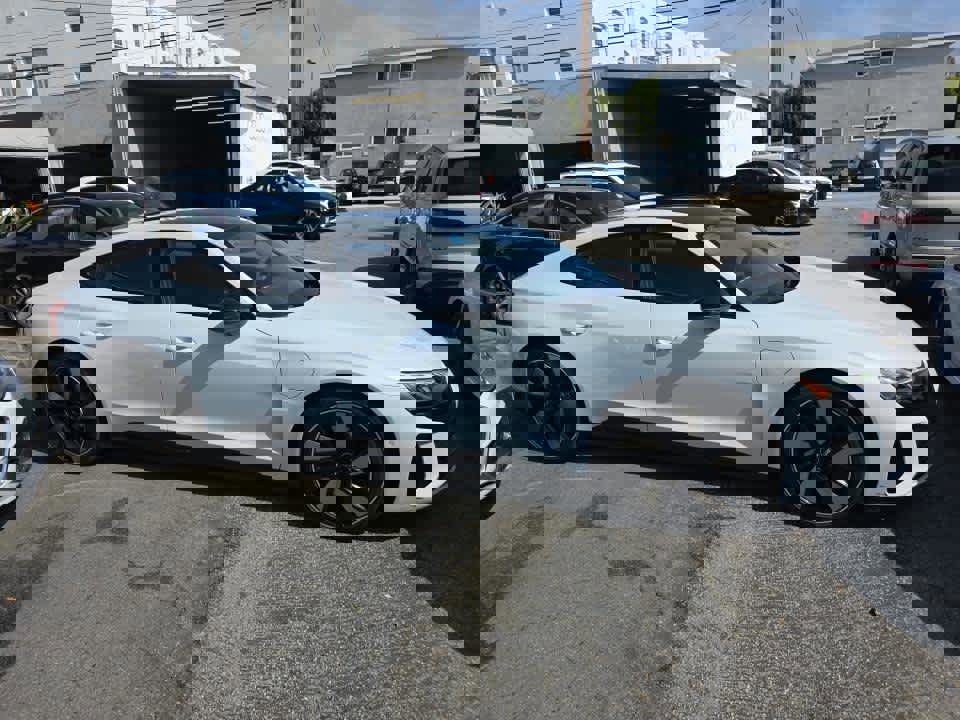 Used 2024 Audi e-tron GT Prestige w/ Prestige Package image 5