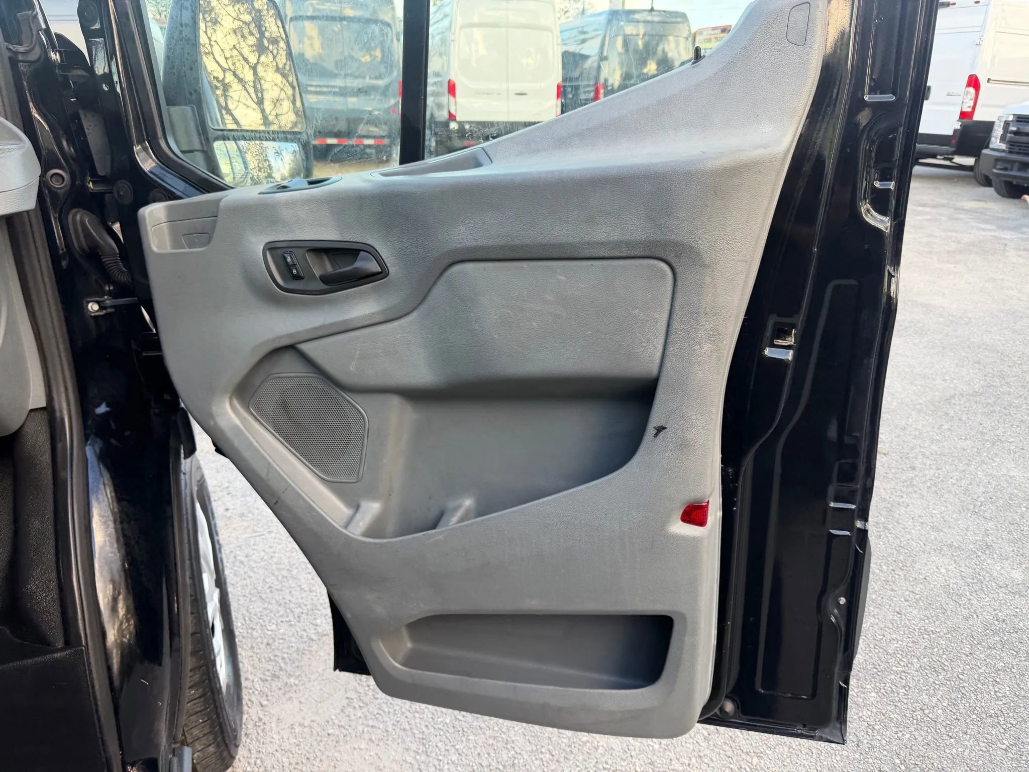 Used 2018 Ford Transit 150 130 Low Roof w/ Exterior Upgrade Package RWD image 17