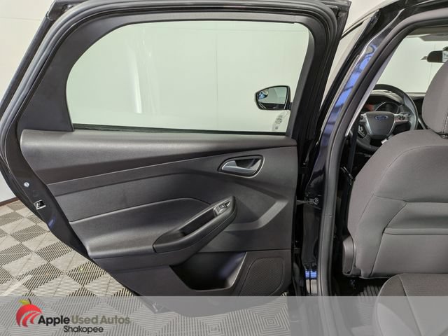 Used 2014 Ford Focus SE w/ SE Winter Package FWD image 24
