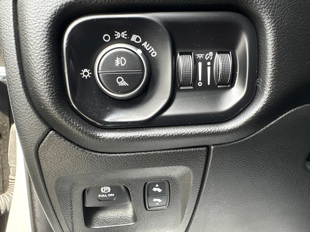 Used 2025 RAM 1500 Big Horn AWD/4WD image 28