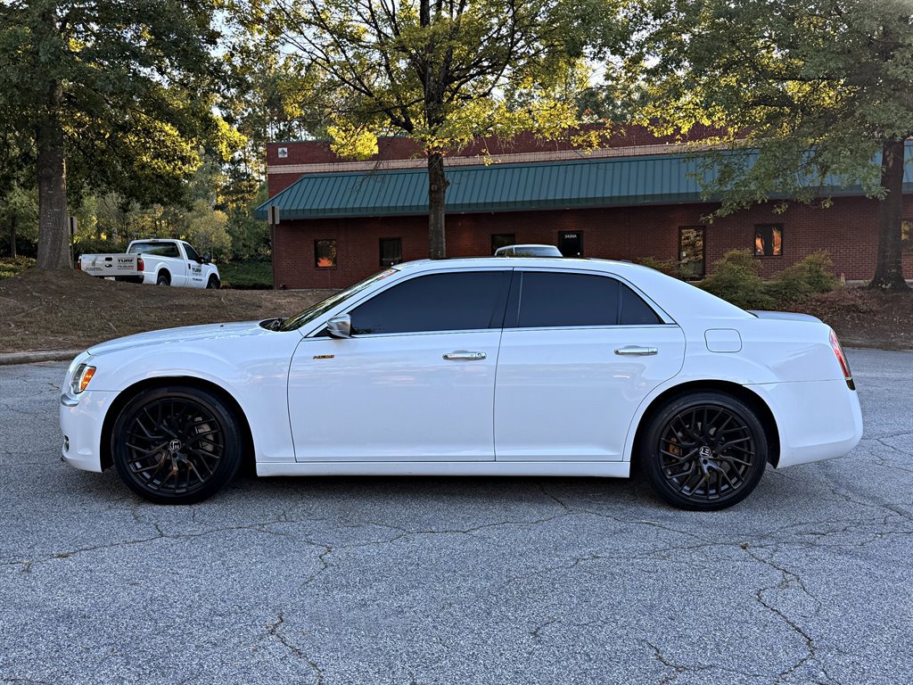 Used 2013 Chrysler 300 C Luxury Series RWD image 8