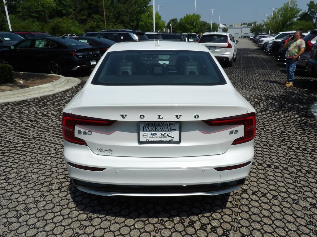 Certified 2025 Volvo S60 B5 Core FWD image 8