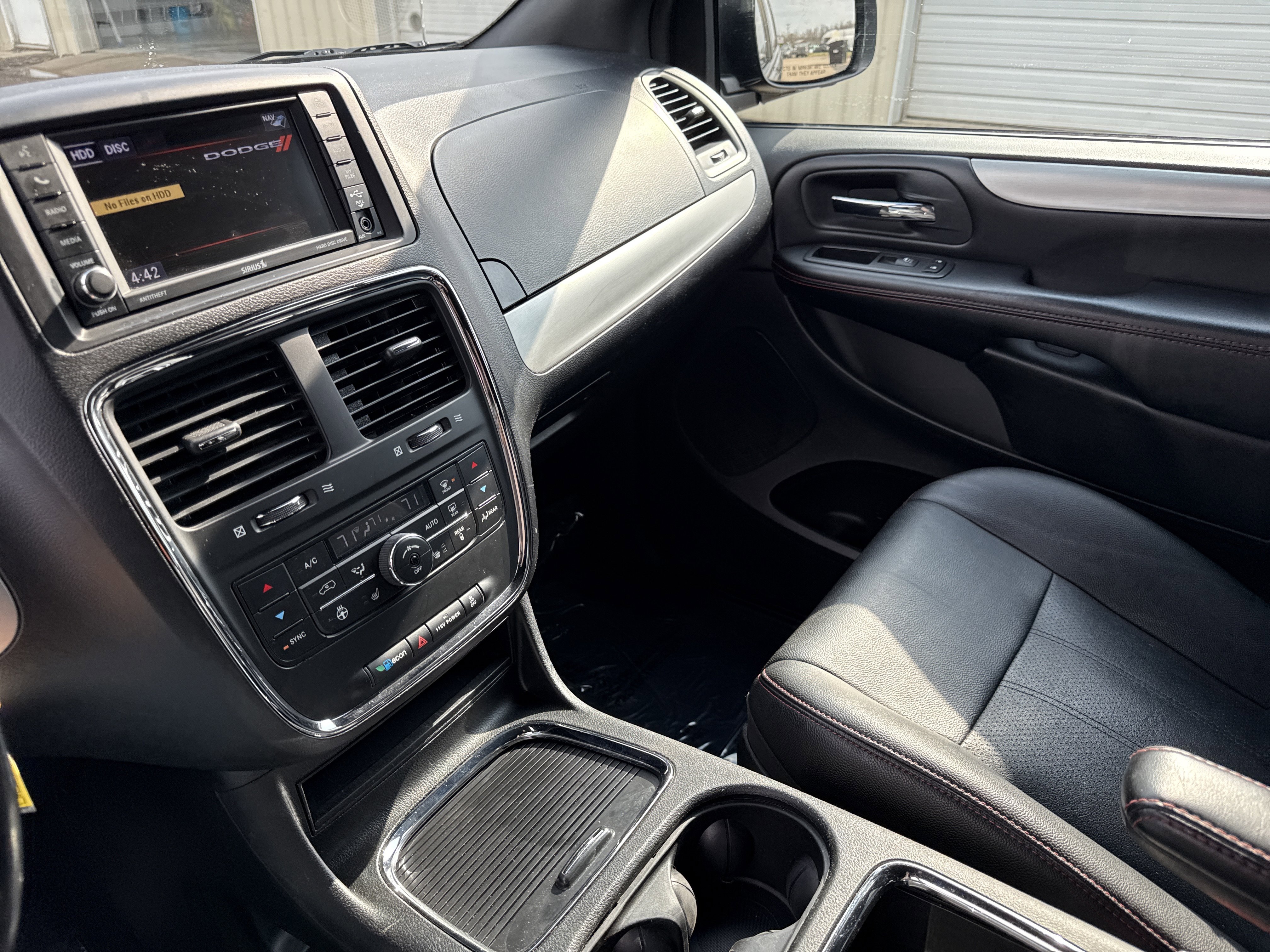 Used 2020 Dodge Grand Caravan GT image 25