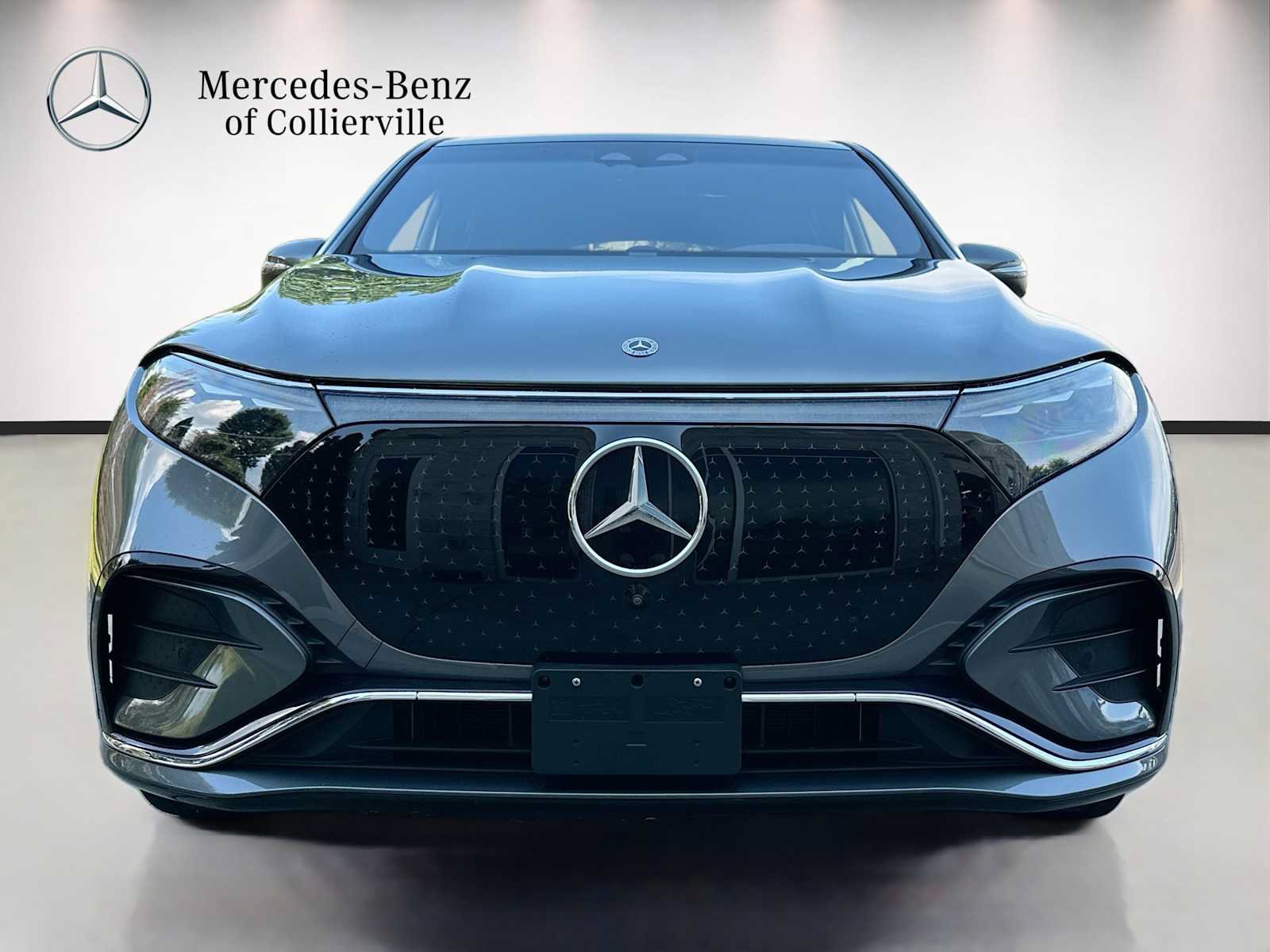 Used 2023 Mercedes-Benz EQS 580 4MATIC SUV image 2
