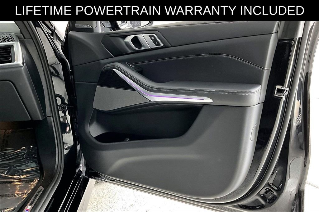 Used 2025 BMW X5 xDrive40i w/ M Sport Package AWD/4WD image 26