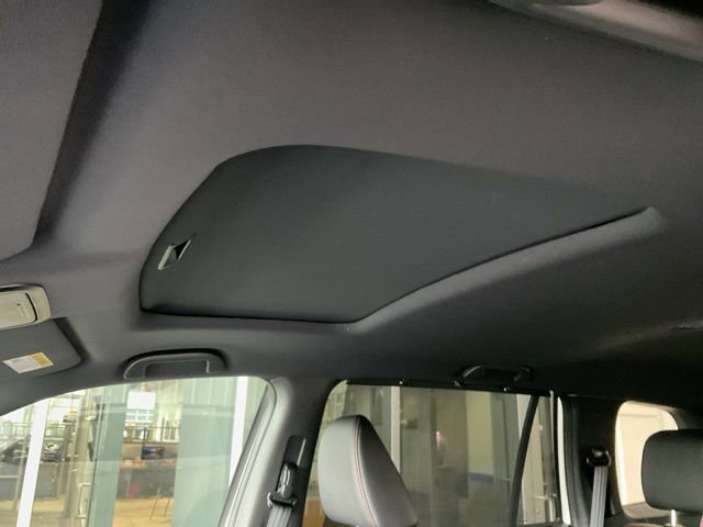 Certified 2025 Honda Passport Black Edition image 8