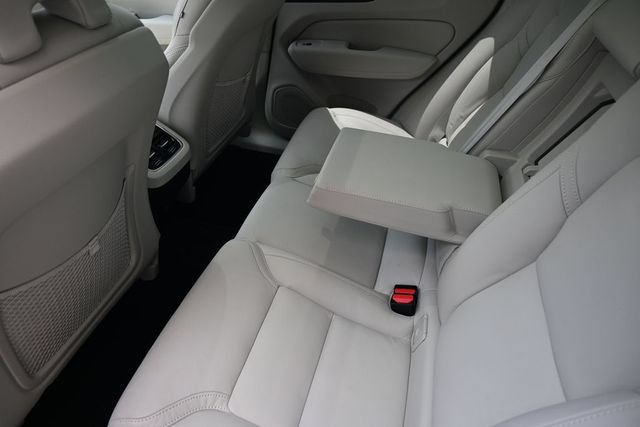 Used 2024 Volvo XC60 B5 Ultimate w/ Protection Package Premier AWD/4WD image 29