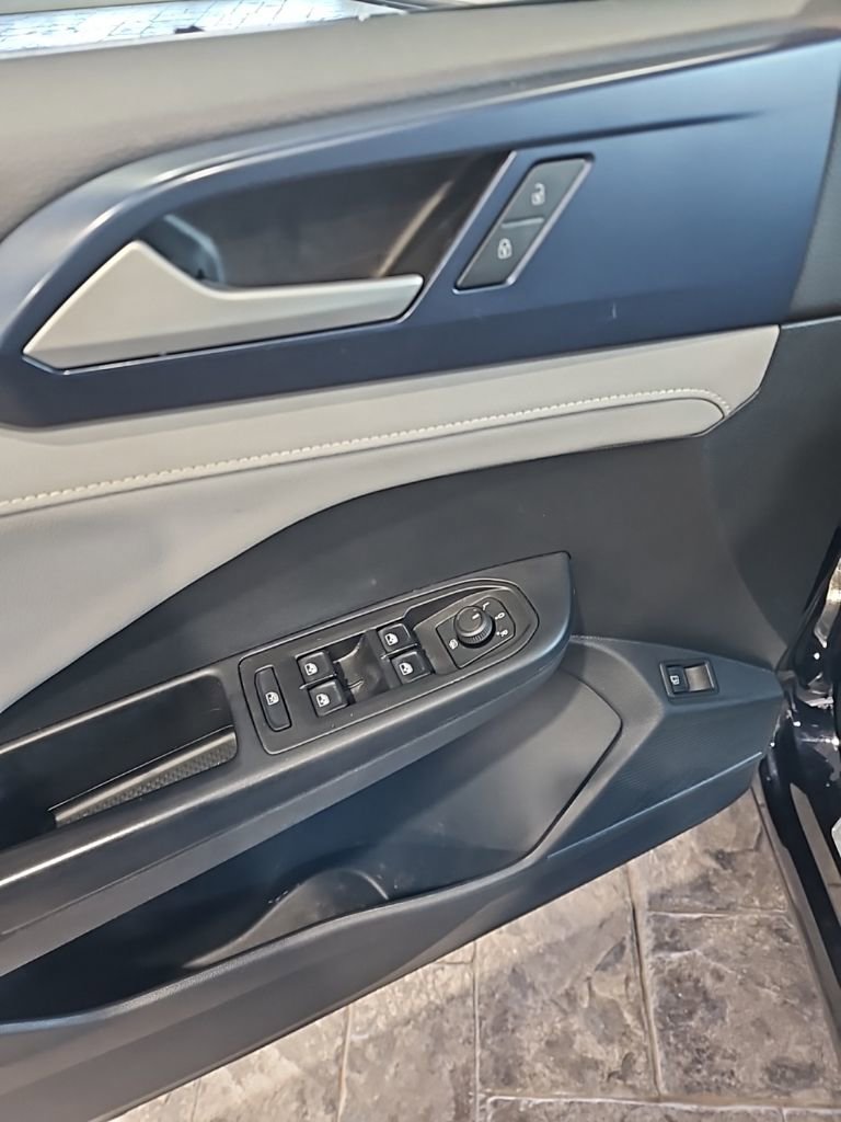 Used 2024 Volkswagen Taos SE image 26