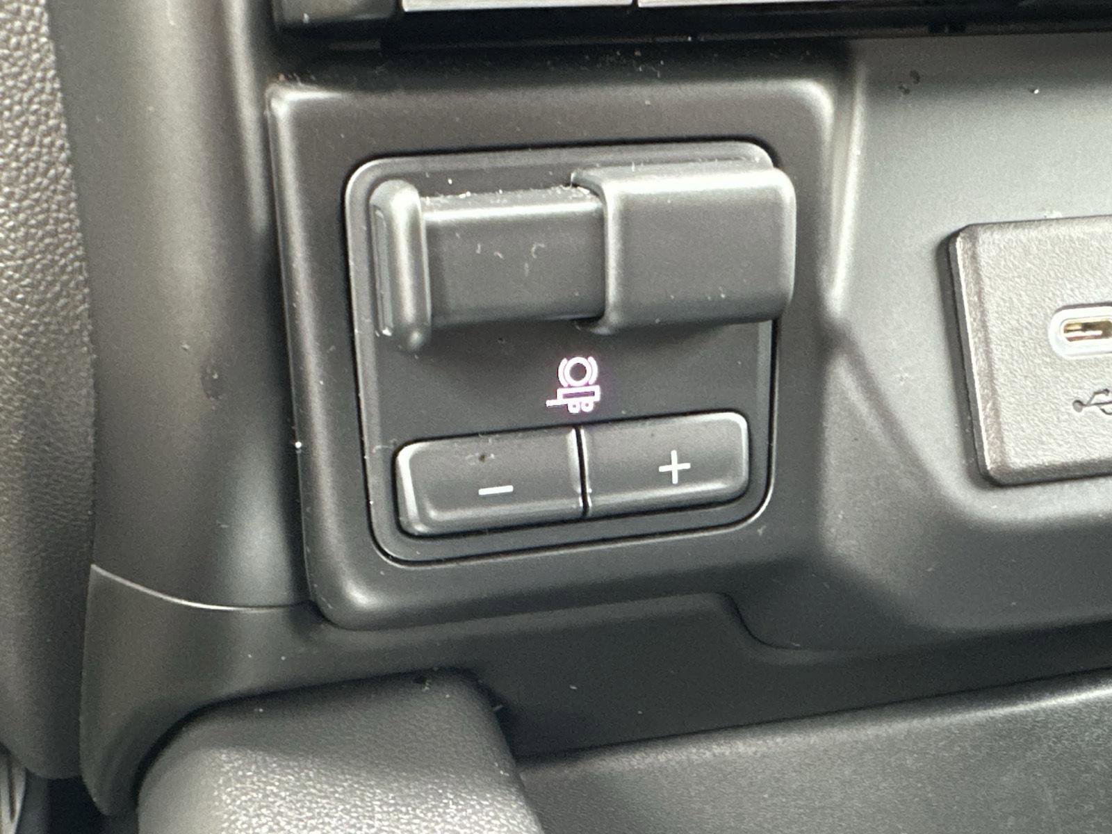 Used 2021 Chevrolet Silverado 1500 LT Trail Boss w/ LT Trail Boss Premium Package image 23