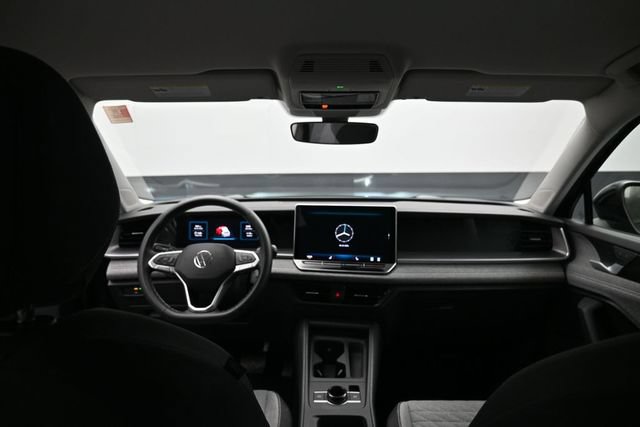 Used 2025 Volkswagen Tiguan S AWD/4WD image 24