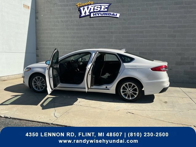 Used 2019 Ford Fusion SE FWD image 15
