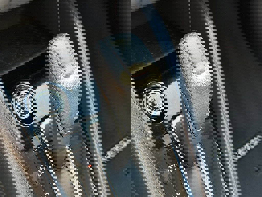 Used 2025 Nissan Versa SV image 21