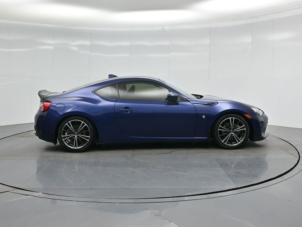 Used 2017 Toyota 86 image 18