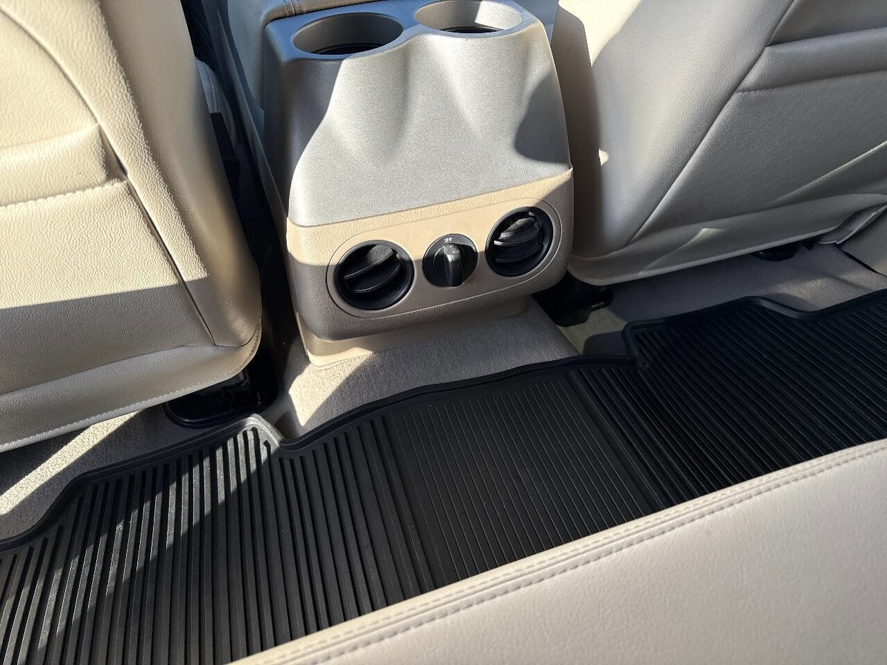 Used 2004 Ford F150 Lariat image 26