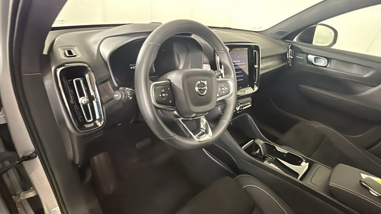 Used 2023 Volvo C40 P8 Recharge Ultimate AWD/4WD image 15