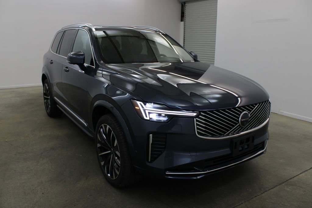 Certified 2025 Volvo XC90 B6 Plus AWD/4WD image 6