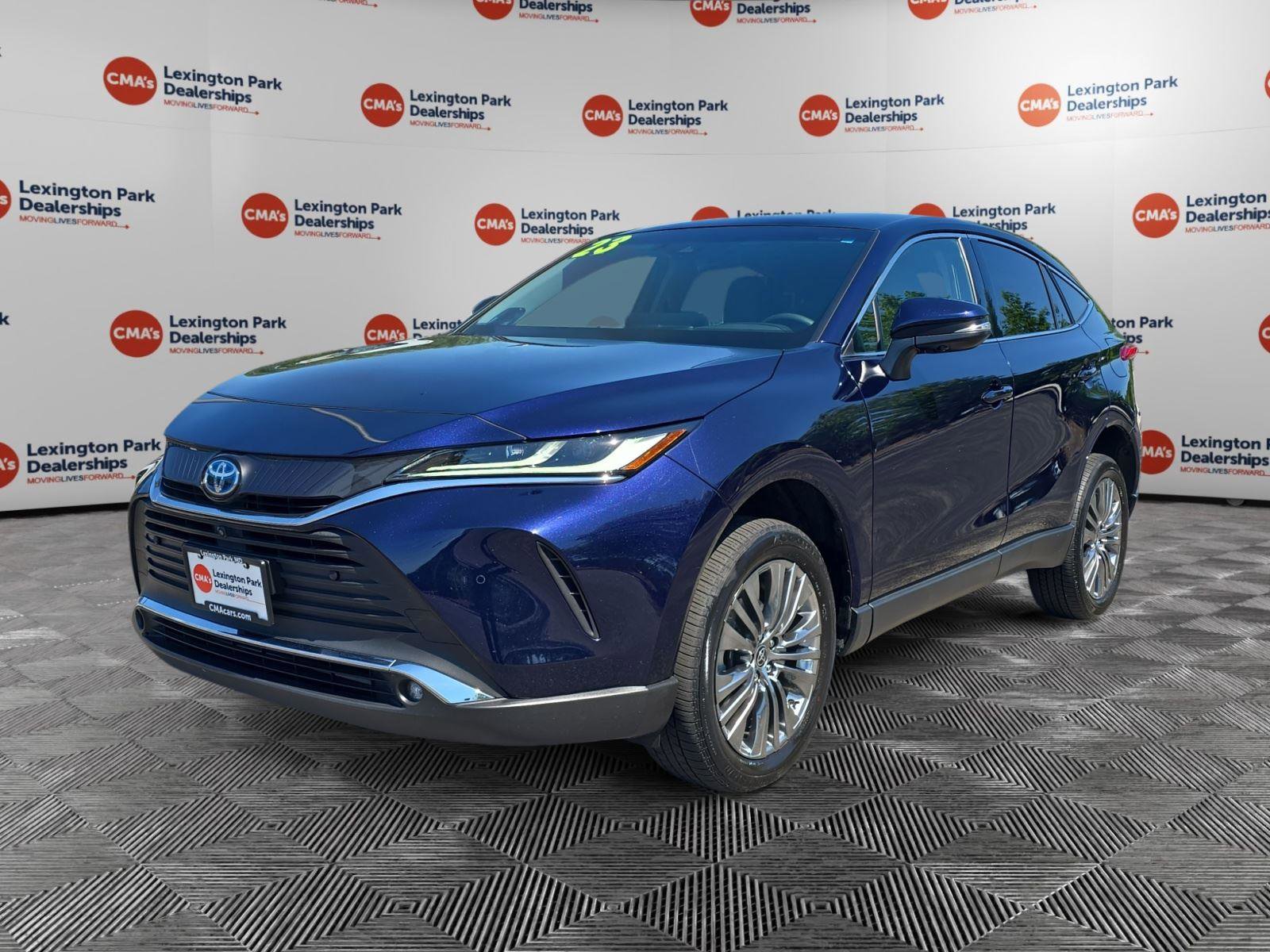 Used 2023 Toyota Venza Limited AWD/4WD image 3