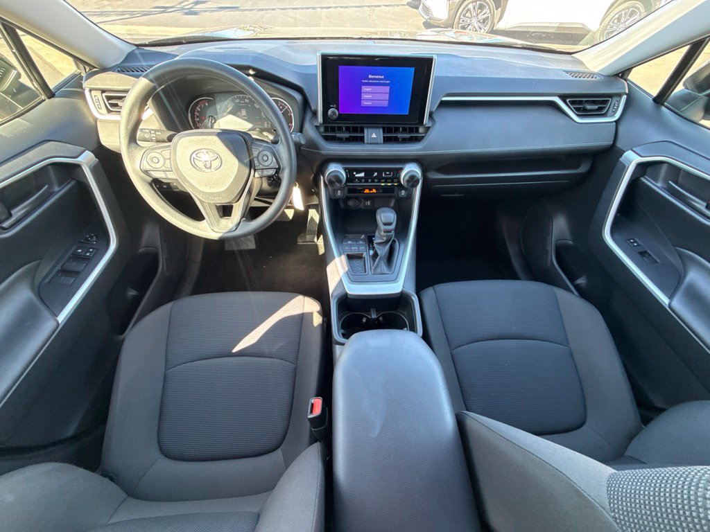 Certified 2025 Toyota RAV4 LE FWD image 32