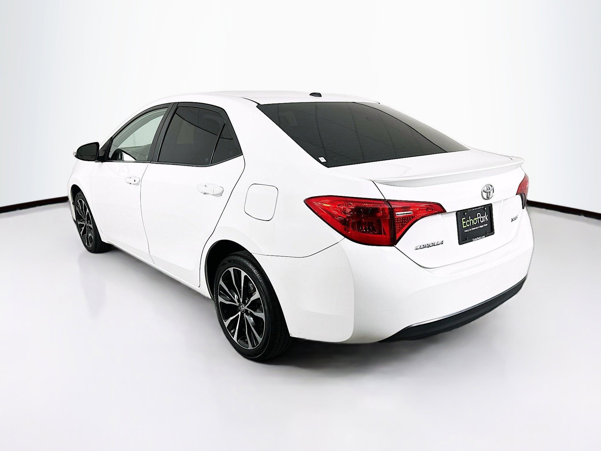 Used 2017 Toyota Corolla XSE w/ Carpet Mat Package (TMS) FWD image 5