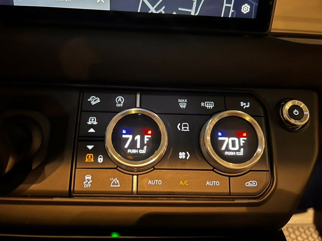 Used 2020 Land Rover Defender 110 First Edition AWD/4WD image 20
