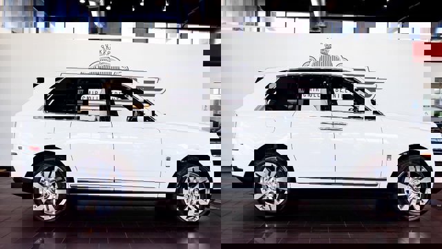 Used 2019 Rolls-Royce Cullinan image 3