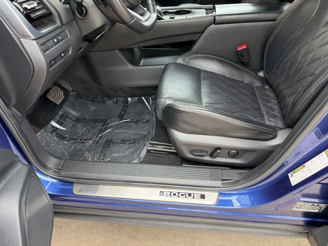 Used 2022 Nissan Rogue Platinum w/ Head-Up Display Package FWD image 16