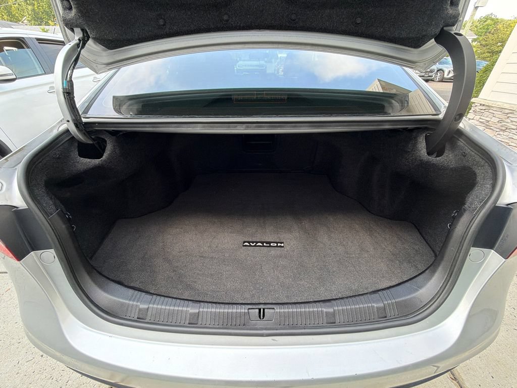 Used 2013 Toyota Avalon XLE FWD image 44
