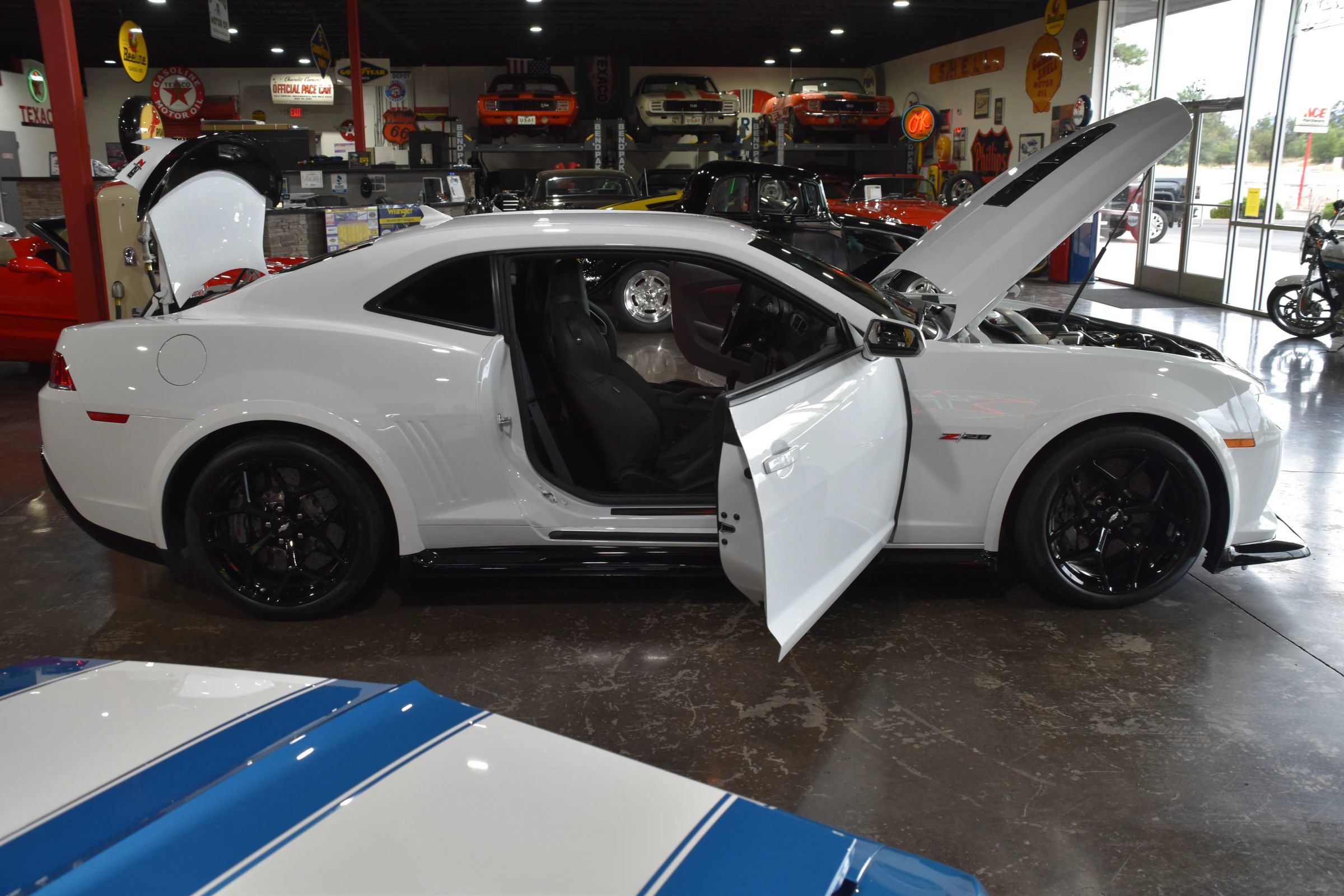 Used 2014 Chevrolet Camaro Z/28 RWD image 17