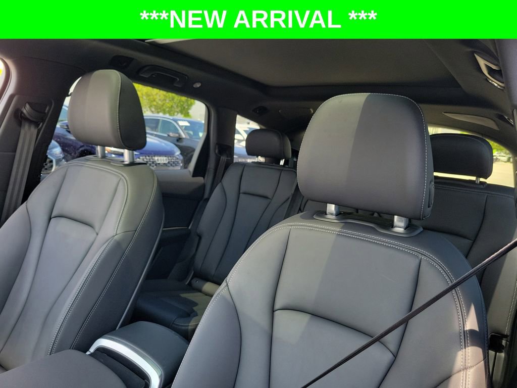Used 2025 Audi Q7 2.0T Premium w/ Convenience Plus Package AWD/4WD image 16