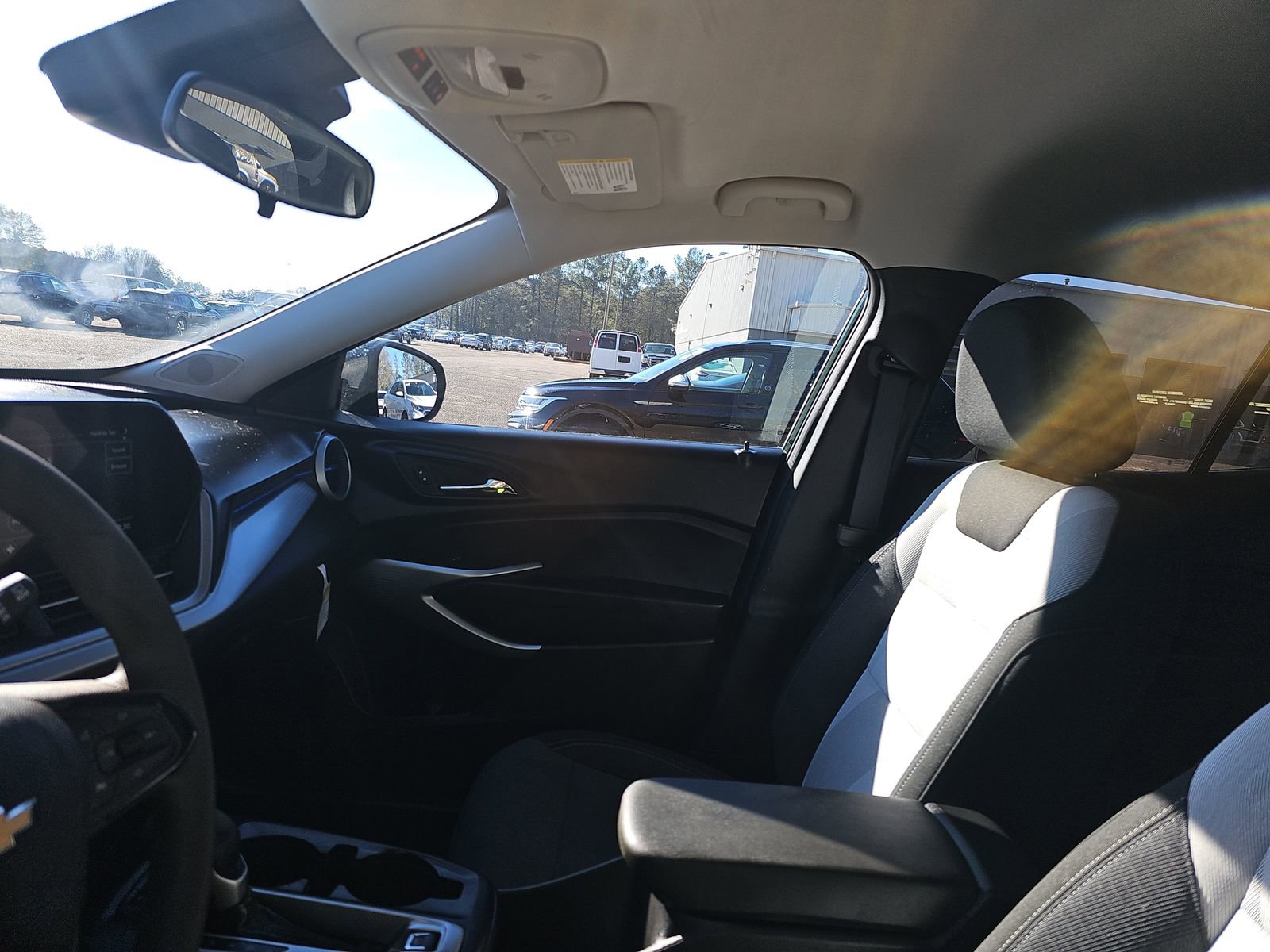 Used 2025 Chevrolet Trax LS w/ LS Convenience Package image 14