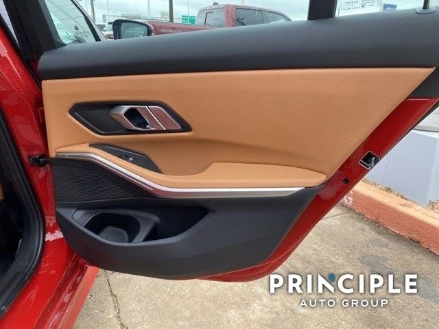 New 2023 BMW 330i Sedan w/ Convenience Package image 11