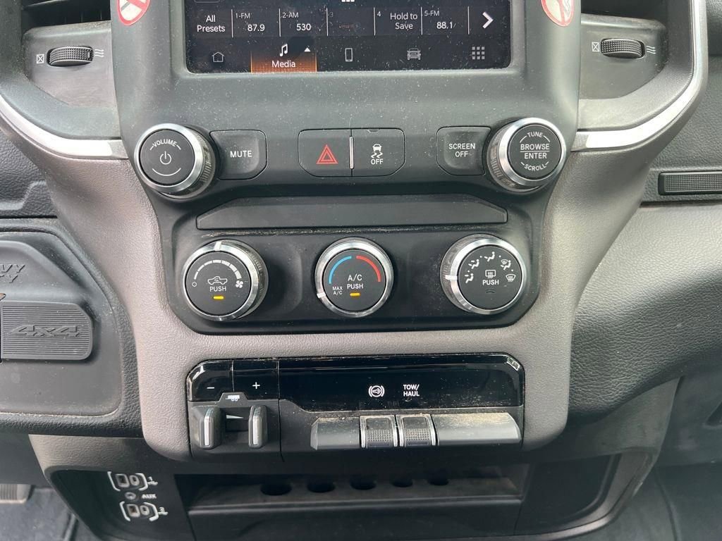 Used 2024 RAM 3500 Big Horn image 25