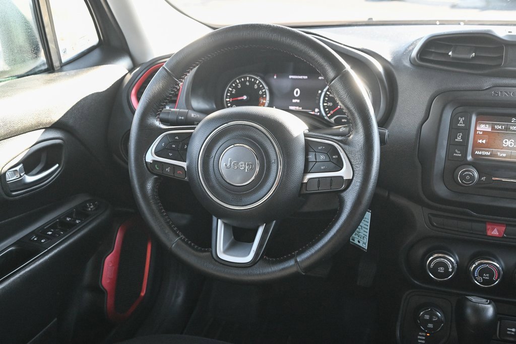 Used 2015 Jeep Renegade Trailhawk image 28