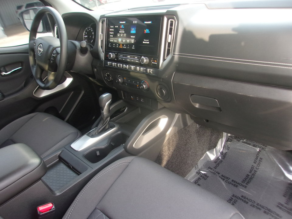Used 2025 Nissan Frontier SV AWD/4WD image 11