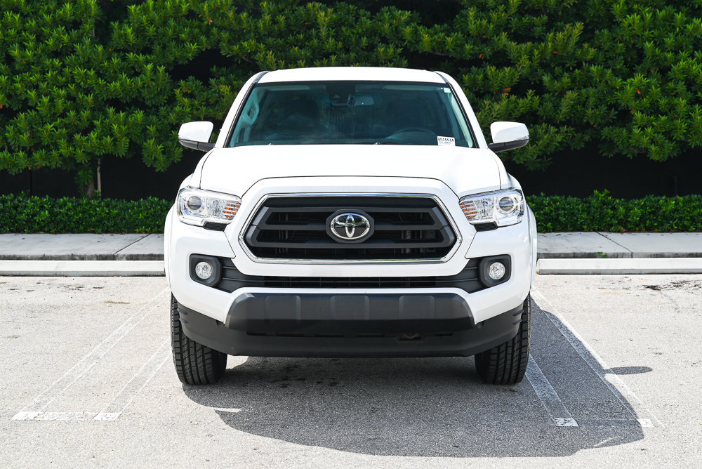 Used 2023 Toyota Tacoma SR5 w/ Technology Package RWD image 2