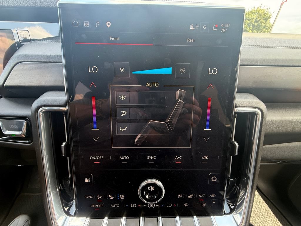 Used 2025 GMC Yukon Denali AWD/4WD image 30