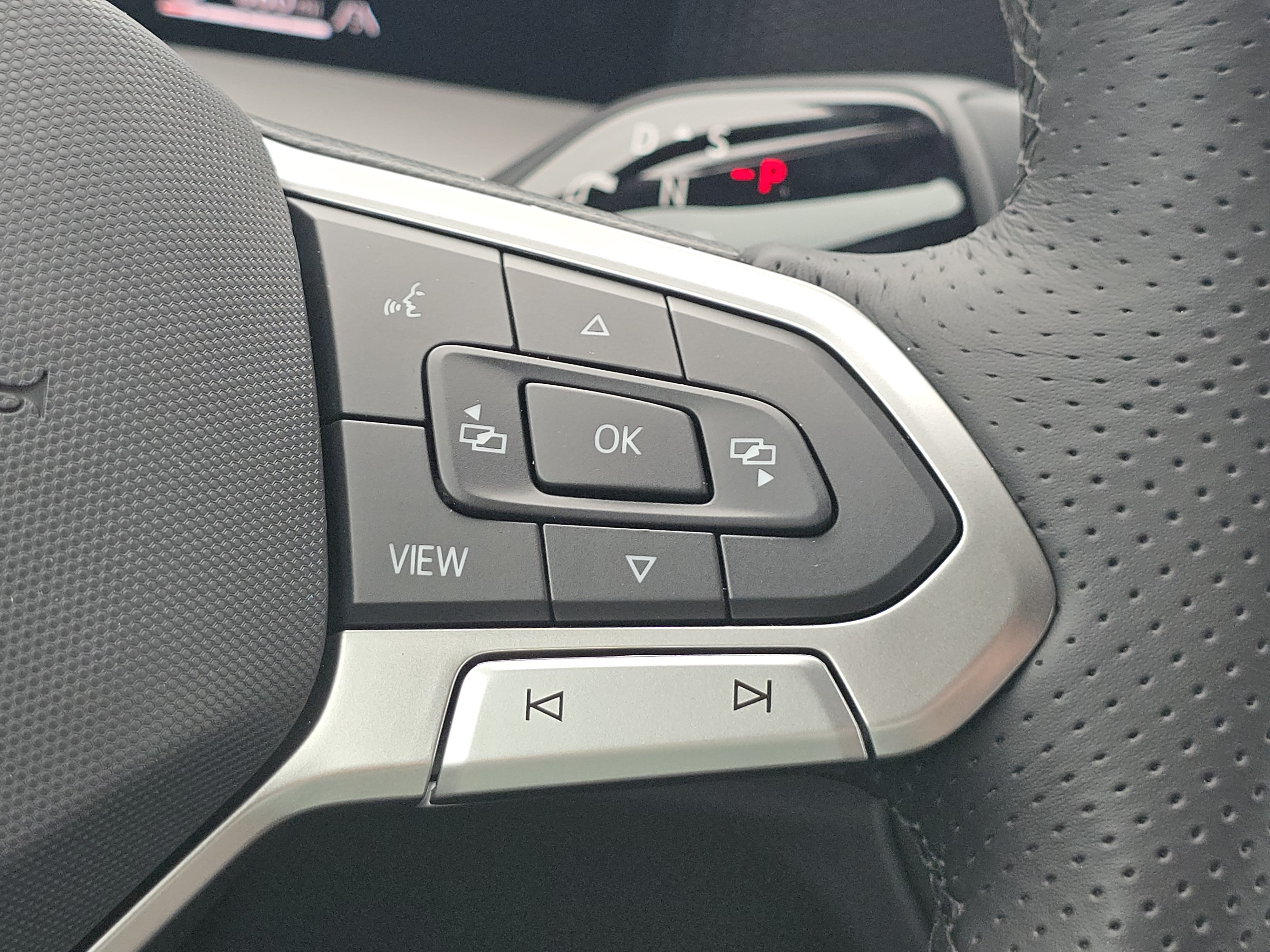 New 2026 Volkswagen Tiguan SE R-Line AWD/4WD image 26