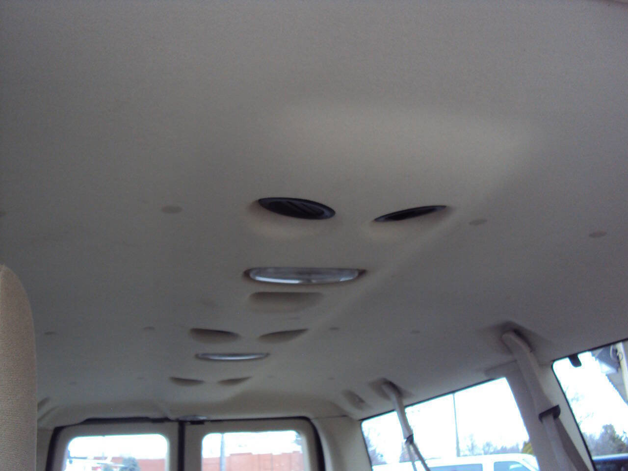 Used 2011 Ford E-150 and Econoline 150 Wagon image 15