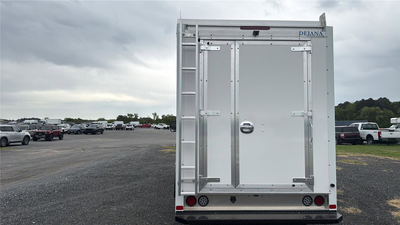 New 2027 Ford E-350 and Econoline 350 Super Duty RWD image 21
