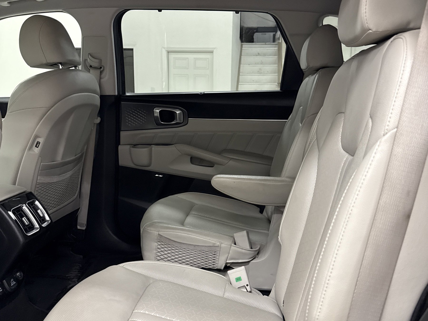 Used 2023 Kia Sorento SX Prestige image 18